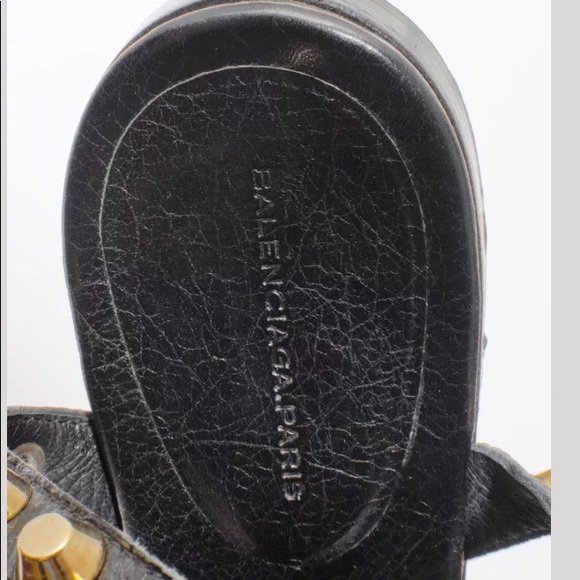 🔥🔥SOLD🔥🔥BALENZIAGA flat SANDAL with bold studs - Picture 6 of 6